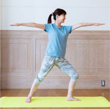 ヨガ ～こころ軽やかに、姿勢を美しく～